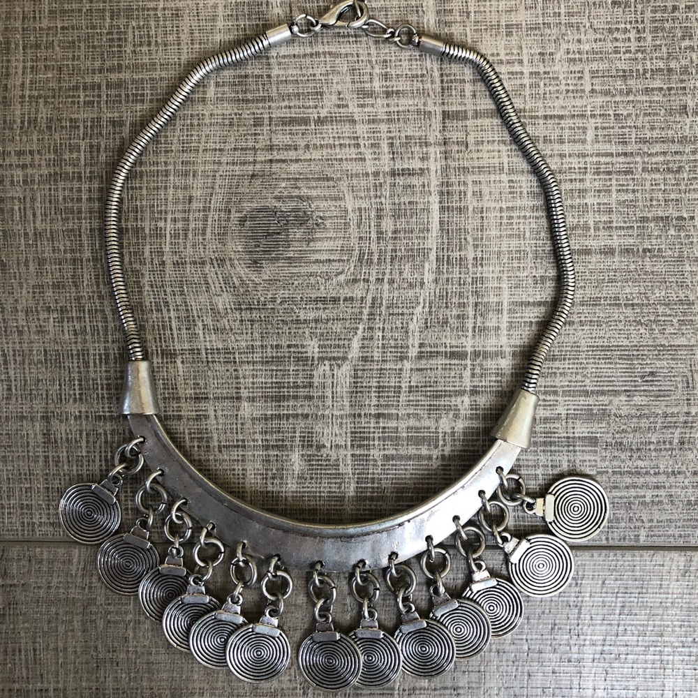Costume Jewelry silver plated neckless